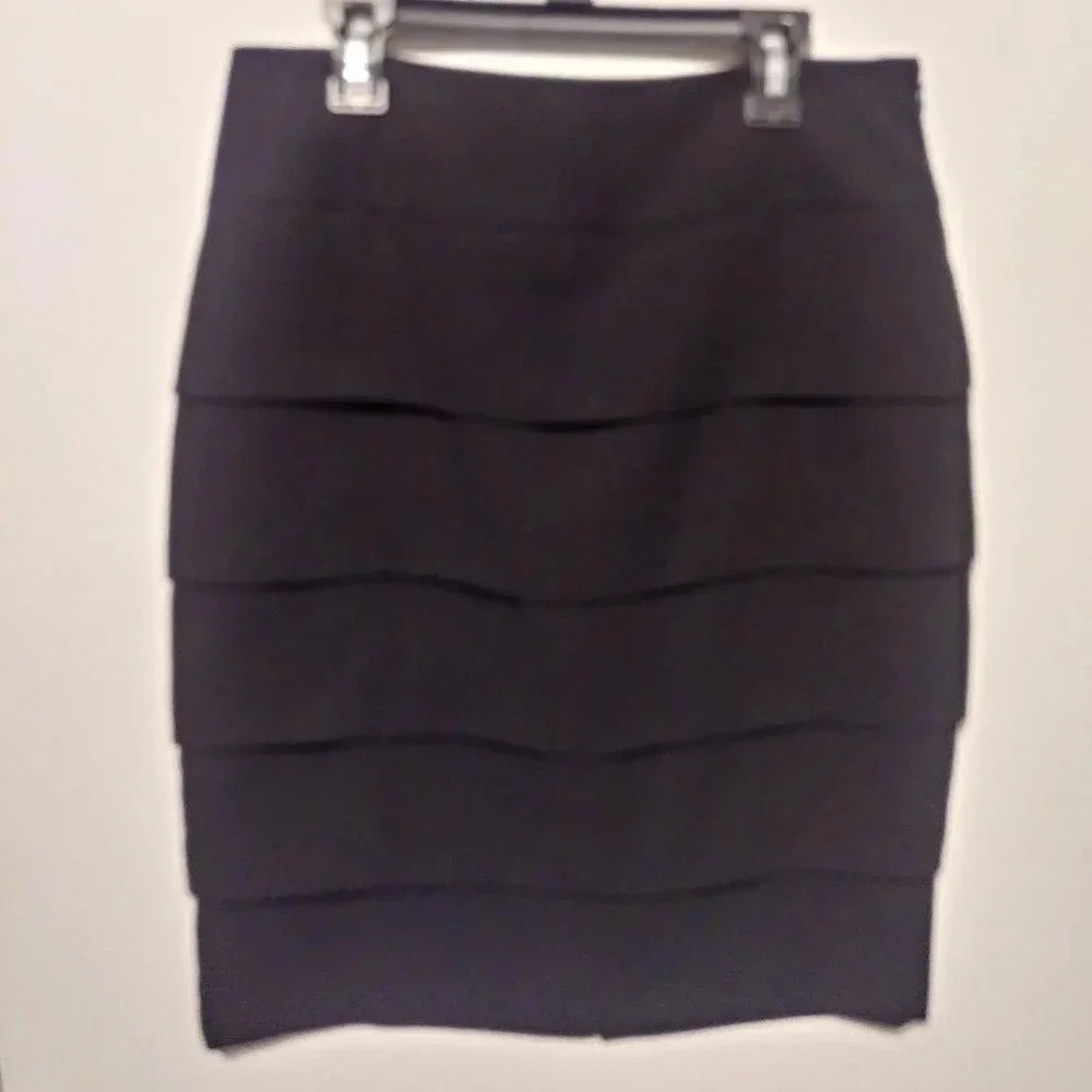 Jones Studio Black Layered‎ Pencil Skirt